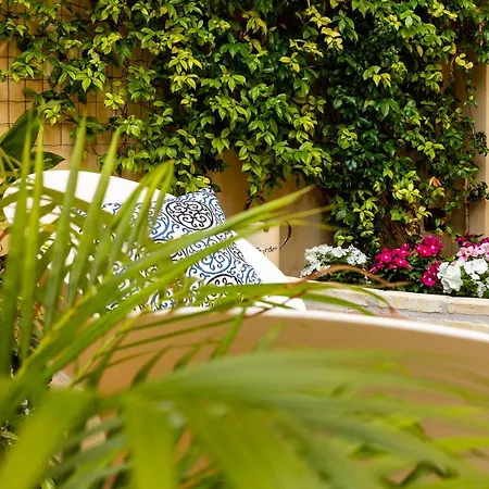 Lucenova Guest-house *