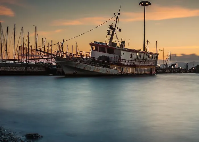 招待所 Lucenova Guest-house *